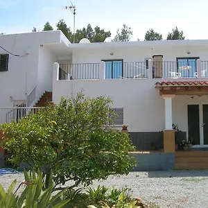 Guest house Pension Las Tres Golondrinas